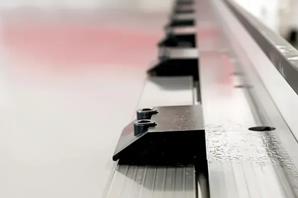 Clamping System of V Grooving Machine