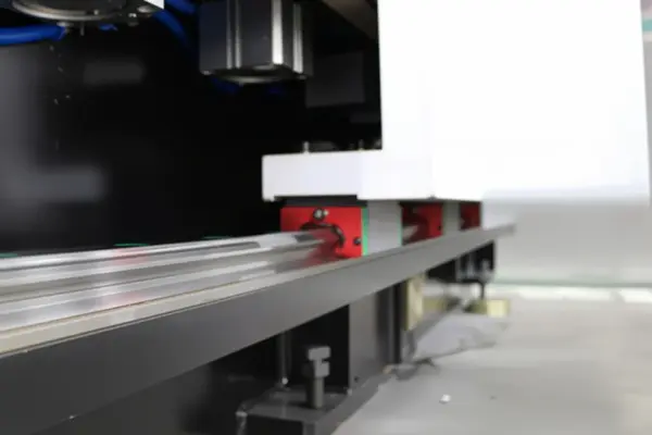 Guide and Drive System About Grooving Machine